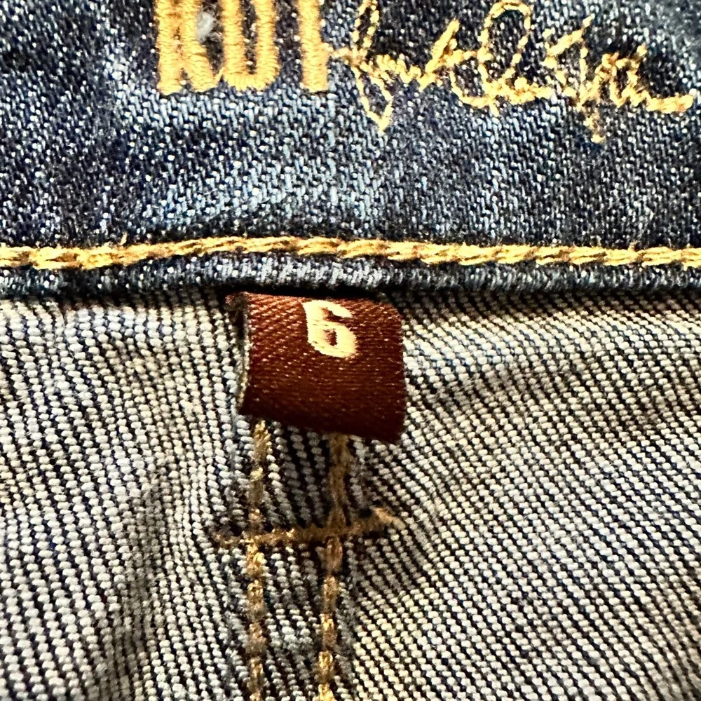 Kut from the Kloth Frayed Shorts Size:6 - Picture 7 of 7